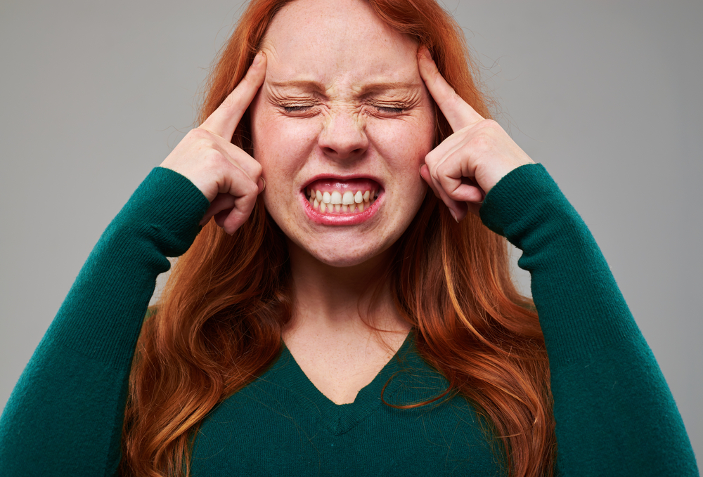頭痛や肩こり……ストレスが原因と思っていたけど、実は「歯ぎしり」のせい!?
